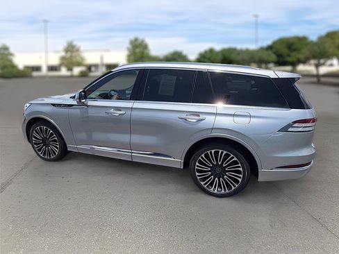 Used 2021 Lincoln Aviator Black Label w/ Dynamic Handling Package AWD/4WD image 4