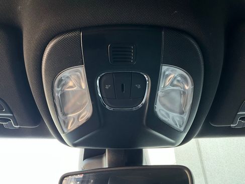 Used 2025 Jeep Compass Latitude image 16