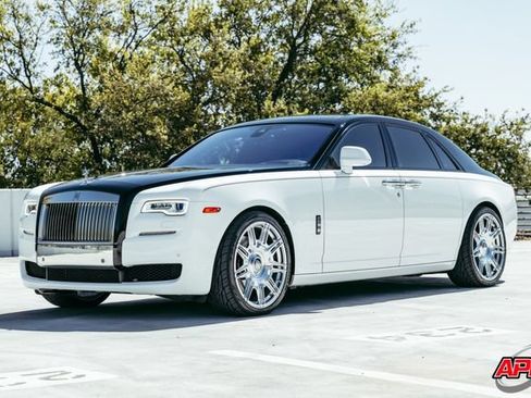 Used 2017 Rolls-Royce Ghost RWD image 51