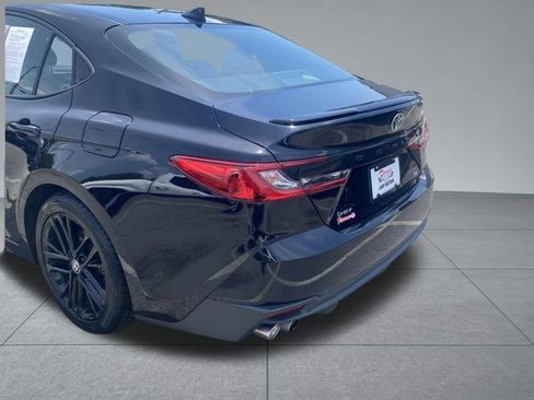 Used 2025 Toyota Camry SE w/ Convenience Package FWD image 10
