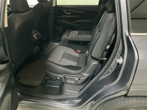 Used 2023 Subaru Ascent Premium AWD/4WD image 16
