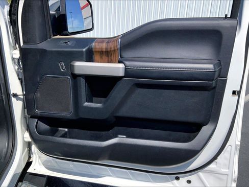Used 2020 Ford F150 Lariat w/ Equipment Group 502A Luxury AWD/4WD image 23