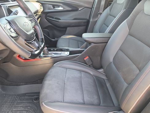 Used 2023 Chevrolet TrailBlazer RS w/ Convenience Package FWD image 8