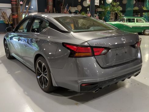 Used 2024 Nissan Altima 2.5 SR w/ SR Premium Package FWD image 10