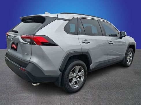 Used 2025 Toyota RAV4 XLE w/ Convenience Package FWD image 4