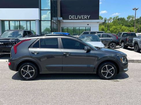 Certified 2025 Kia Niro EX FWD image 26