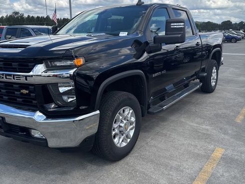 Used 2022 Chevrolet Silverado 3500 LT w/ Convenience Package AWD/4WD image 2