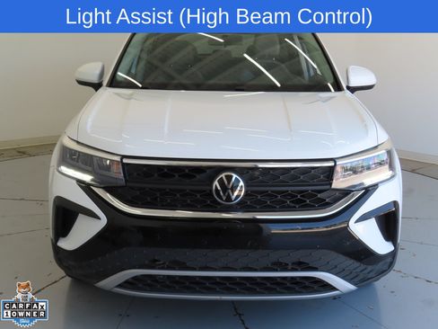 Used 2022 Volkswagen Taos SE FWD image 9