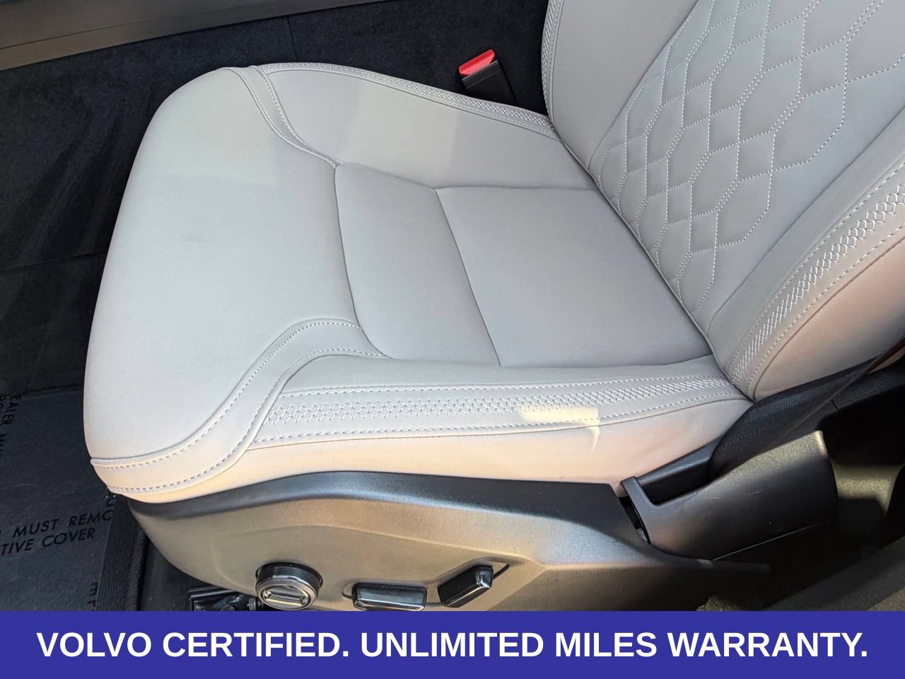 Certified 2026 Volvo XC60 B5 Plus AWD/4WD image 28