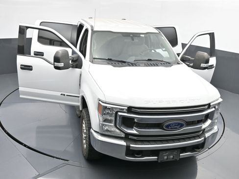 Used 2021 Ford F250 XLT w/ FX4 Off-Road Package image 40