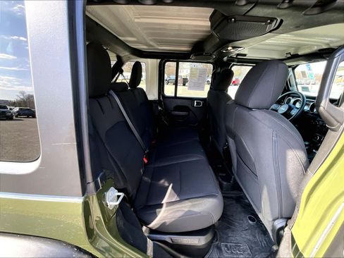 Used 2023 Jeep Wrangler Unlimited w/ Cold Weather Group image 16