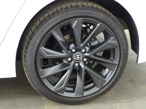 Used 2025 Toyota Corolla SE image 36