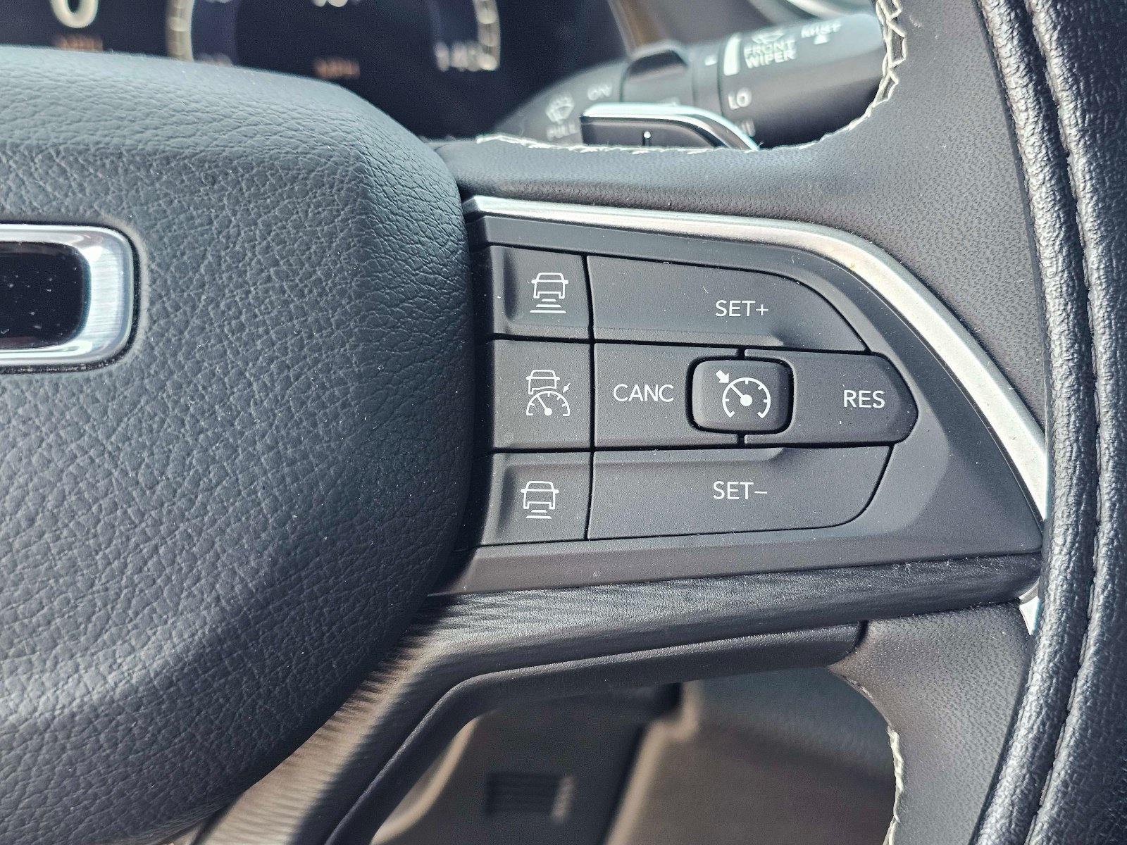 Used 2024 Jeep Grand Cherokee L Laredo RWD image 21