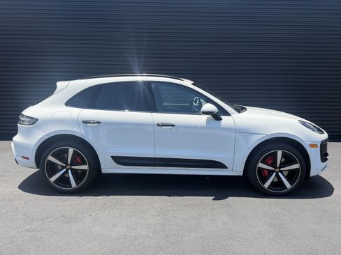 Certified 2023 Porsche Macan S AWD/4WD image 8