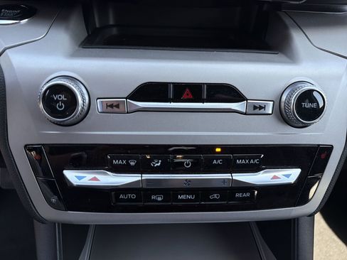 Used 2024 Ford Explorer XLT w/ Equipment Group 202A image 6