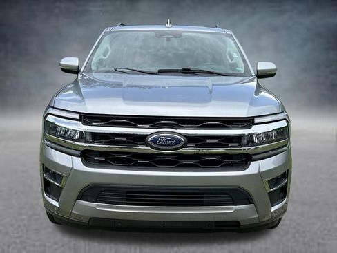 Used 2024 Ford Expedition Limited RWD image 2