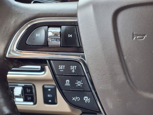 Used 2024 Lincoln Navigator Premiere AWD/4WD image 19