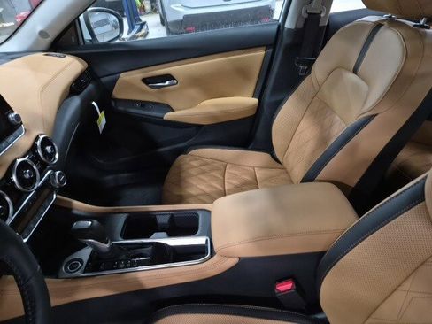 New 2025 Nissan Sentra SV w/ SV Premium Package image 18