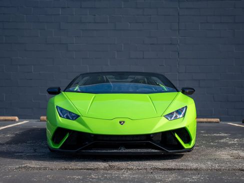 Used 2019 Lamborghini Huracan Performante image 11
