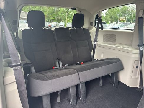 Used 2019 Dodge Grand Caravan SE image 45