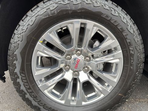 New 2026 GMC Sierra 1500 Denali w/ LPO, Black Badging Package image 7