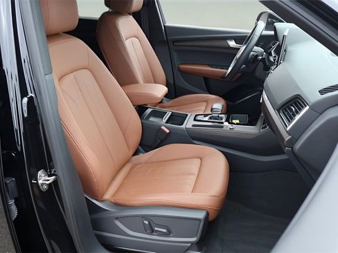 Used 2022 Audi Q5 2.0T Premium image 18