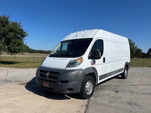Used 2017 RAM ProMaster 2500 w/ Mopar Trailer Tow Group image 1