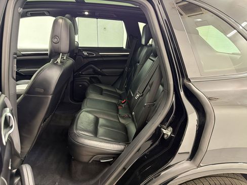 Used 2017 Porsche Cayenne image 13