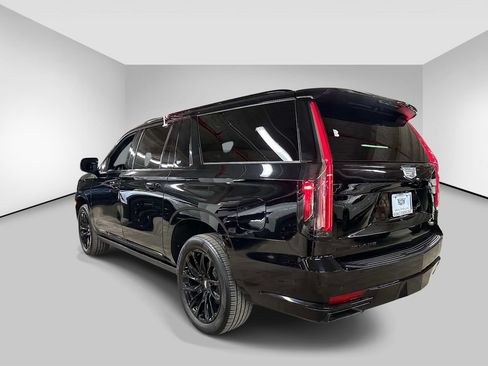 Certified 2022 Cadillac Escalade ESV Sport w/ Touring Package AWD/4WD image 5