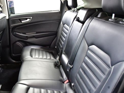 Used 2024 Ford Edge SEL image 11