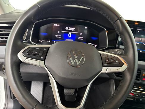 Certified 2025 Volkswagen Jetta SE w/ Sunroof Package FWD image 21