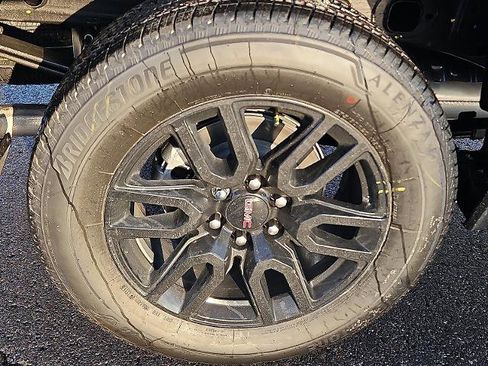 New 2026 GMC Sierra 1500 Elevation image 7