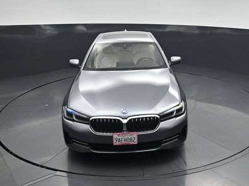 Used 2022 BMW 530e w/ Convenience Package RWD image 32