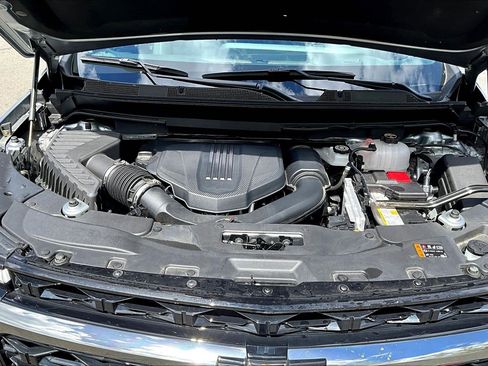 Used 2025 Chevrolet Traverse Z71 w/ LPO, Floor Liner Package AWD/4WD image 22