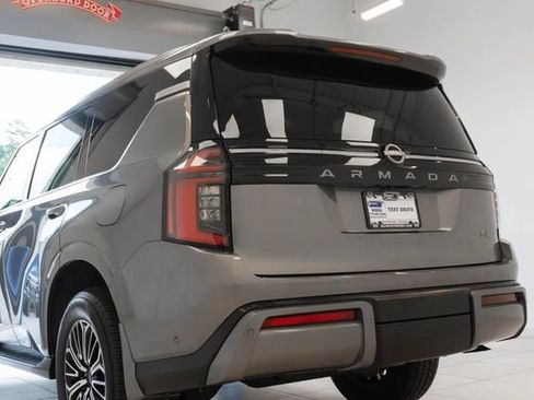 Used 2025 Nissan Armada SL AWD/4WD image 11