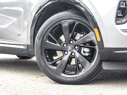 Used 2024 Buick Envision Sport Touring image 2