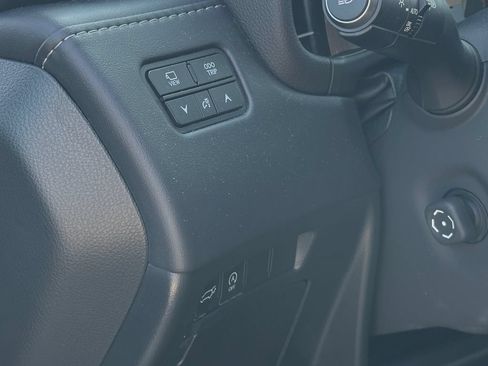Used 2024 Lexus LX 600 4WD w/ Luxury Package image 21