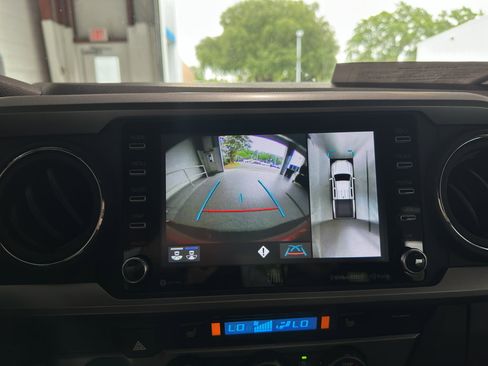 Used 2023 Toyota Tacoma Limited image 24