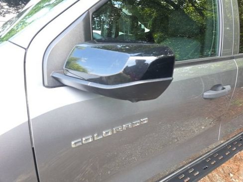 Used 2024 Chevrolet Colorado Trail Boss w/ Technology Package AWD/4WD image 2