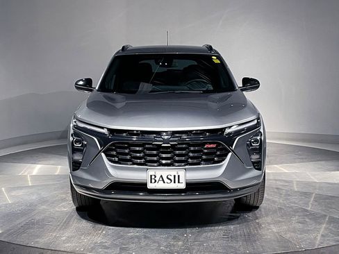 Used 2024 Chevrolet Trax RS image 9