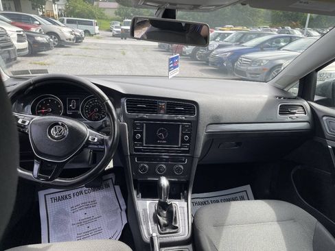 Used 2018 Volkswagen Golf S FWD image 19