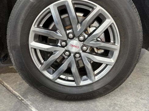 Used 2018 GMC Acadia SLT image 10