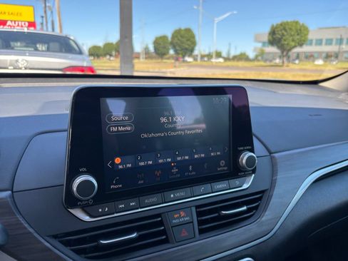Used 2025 Nissan Altima 2.5 SV FWD image 20