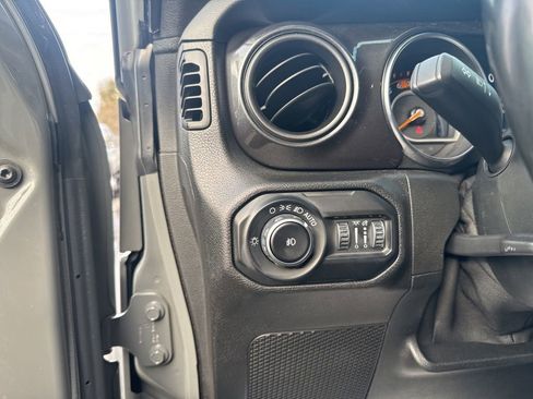 Used 2021 Jeep Wrangler Unlimited Sport image 23