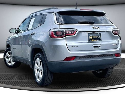 Used 2019 Jeep Compass Latitude w/ Cold Weather Group AWD/4WD image 4