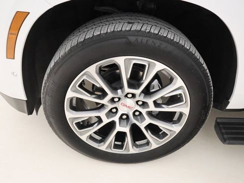 Certified 2025 GMC Yukon Denali w/ Sun & Power Step Package image 7