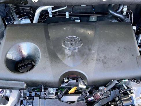 Certified 2024 Toyota RAV4 XLE image 31