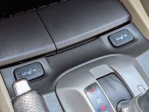 Used 2011 Honda Accord EX-L image 18