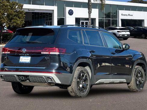 New 2026 Volkswagen Atlas Peak Edition image 4