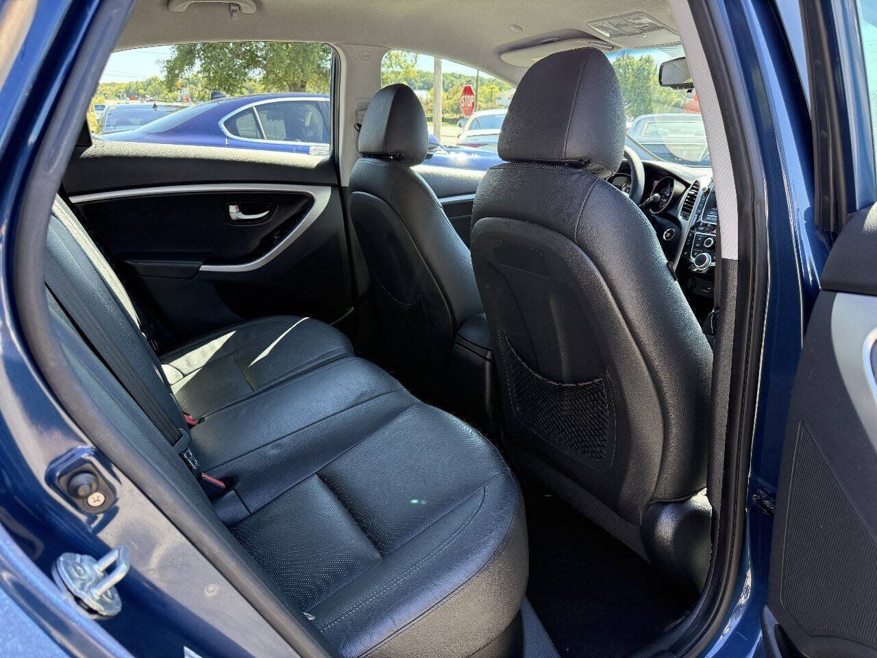 Used 2015 Hyundai Elantra GT w/ Option Group 02 FWD image 14